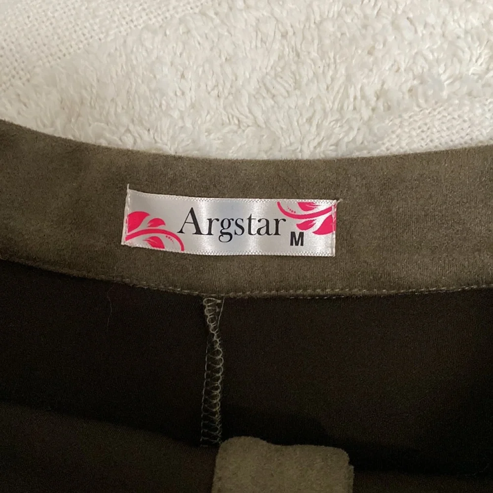 Olive green suede skirt with buttons - Picture 5 of 5